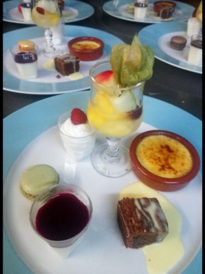 Café promenade dessert gourmand